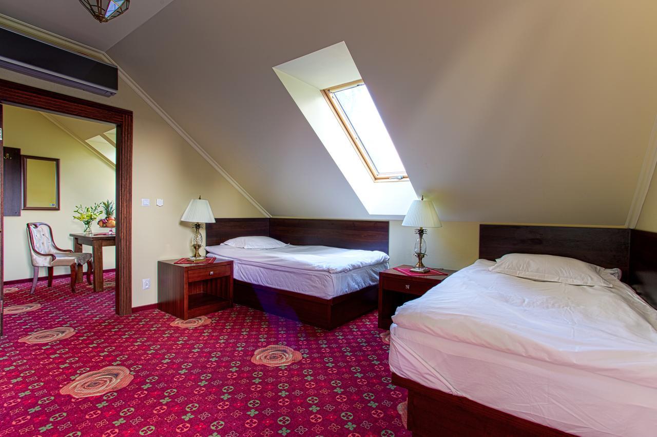 Hotel Roza Kamieniec Wroclawski 외부 사진